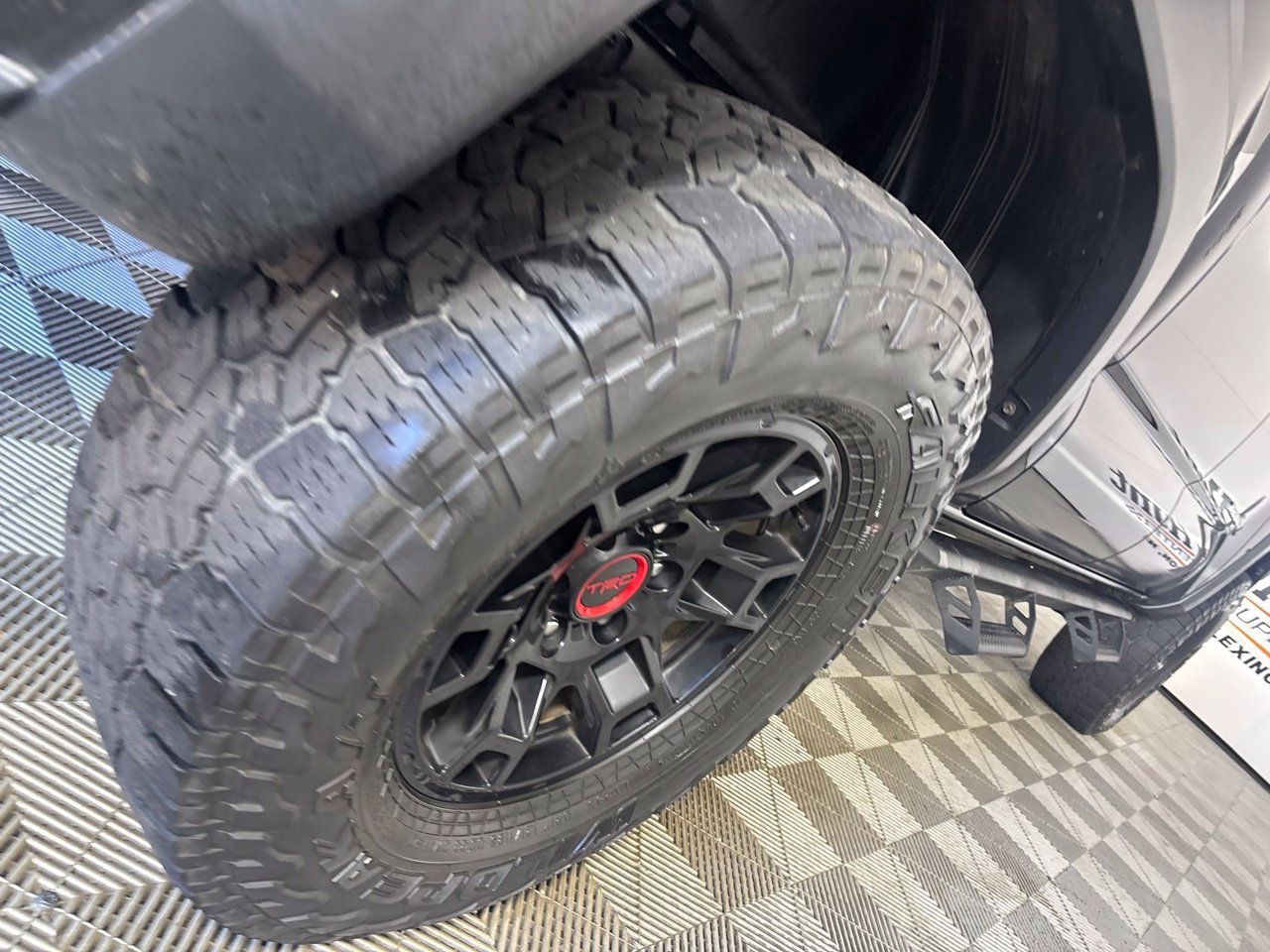 Used 2021 Toyota Tacoma TRD Off-Road w/ TRD Premium Off Road Package AWD/4WD image 35
