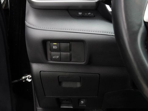 Used 2022 Toyota Highlander XLE image 17