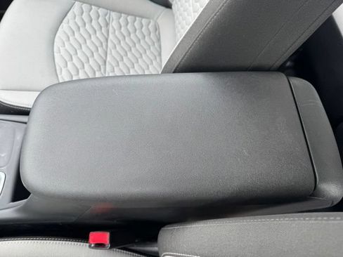 Used 2020 Chevrolet Equinox LS FWD image 21