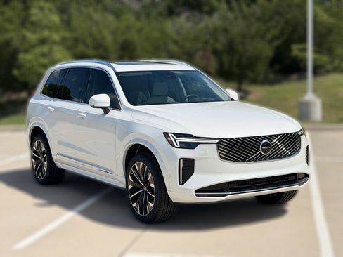 New 2026 Volvo XC90 B5 Ultra w/ Protection Package AWD/4WD image 4