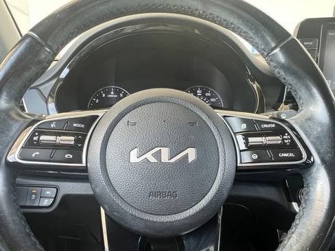 Used 2023 Kia Seltos S FWD image 7