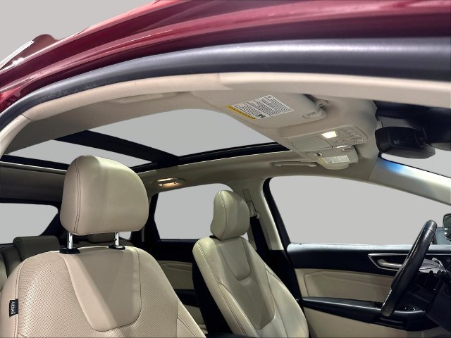 Used 2019 Ford Edge Titanium w/ Equipment Group 301A AWD/4WD image 31