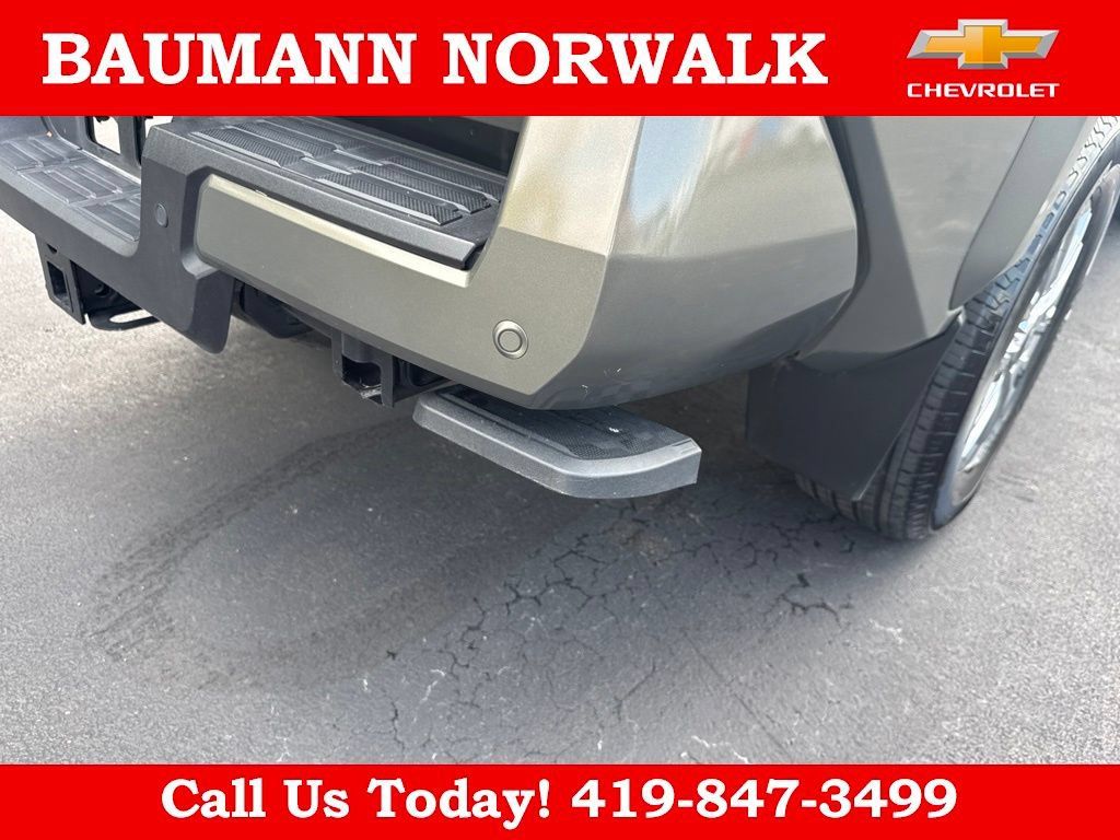Used 2025 Toyota Tacoma Limited AWD/4WD image 13