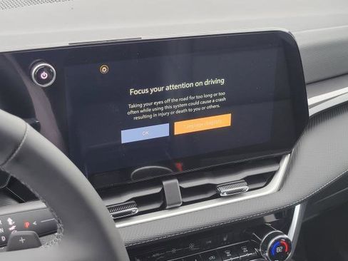 New 2026 Chevrolet Equinox LT w/ Convenience Package II image 17