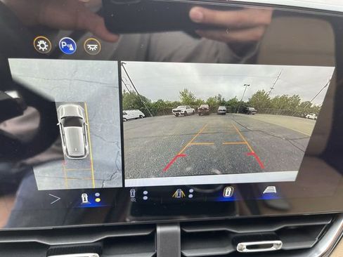 New 2026 Chevrolet Equinox ACTIV w/ Convenience Package III AWD/4WD image 17