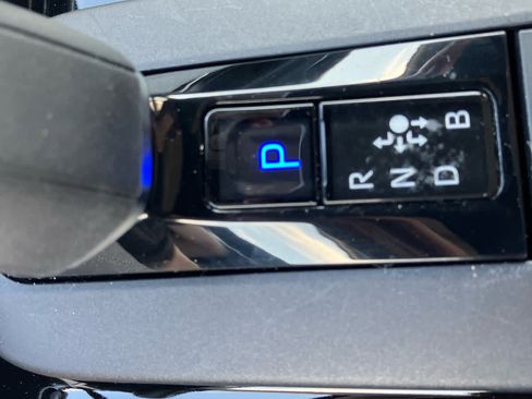 Certified 2026 Toyota Prius XLE FWD image 27