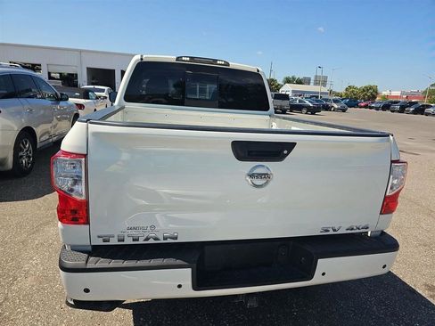 Used 2021 Nissan Titan SV w/ SV Convenience Package AWD/4WD image 16