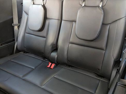 Used 2022 Ford Explorer XLT w/ Equipment Group 202A image 13