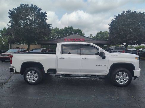 Used 2022 Chevrolet Silverado 2500 High Country w/ Z71 Off-Road Package AWD/4WD image 3