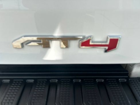 Used 2025 GMC Sierra 1500 AT4 w/ AT4 Premium Package AWD/4WD image 33