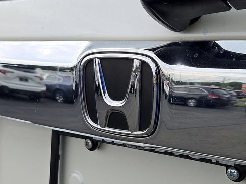 Used 2015 Honda Pilot Touring image 29