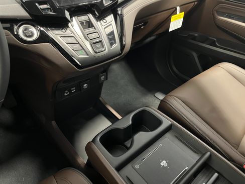 New 2026 Honda Odyssey Touring image 18
