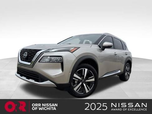 Used 2023 Nissan Rogue Platinum FWD image 1