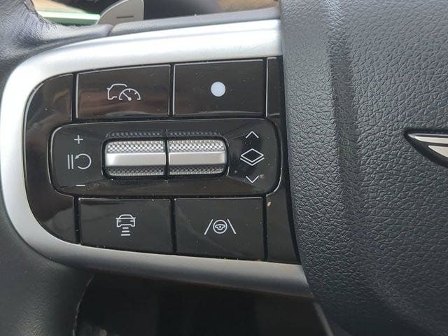 Used 2025 Genesis GV80 2.5T Standard AWD/4WD image 24