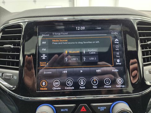 Used 2020 Jeep Grand Cherokee Altitude image 44