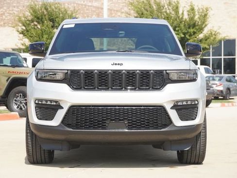 New 2025 Jeep Grand Cherokee Limited w/ Black Appearance Package AWD/4WD image 2