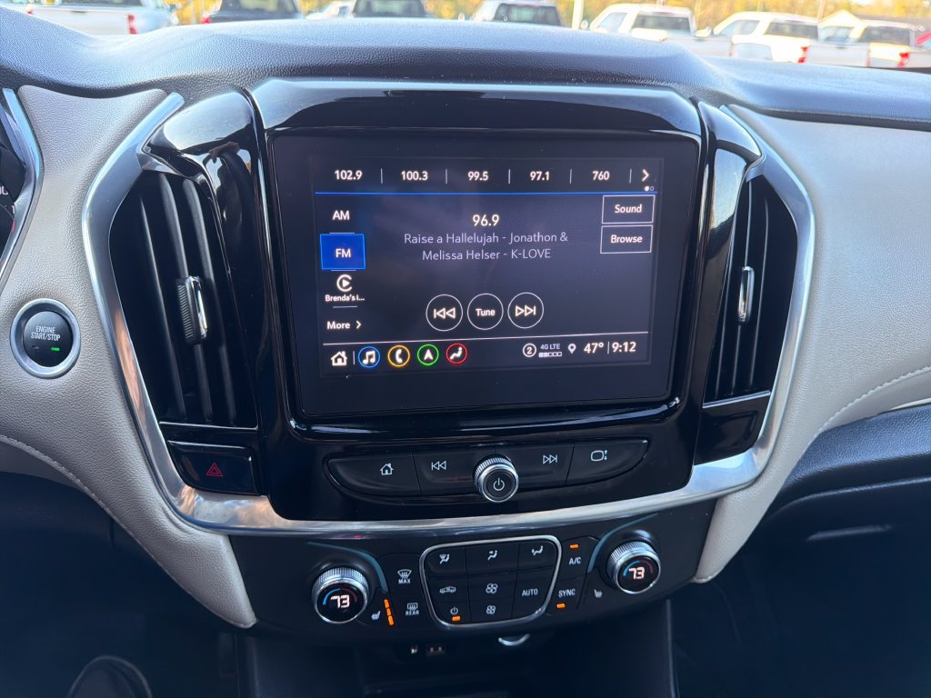 Used 2023 Chevrolet Traverse LT w/ LT Premium Package FWD image 17