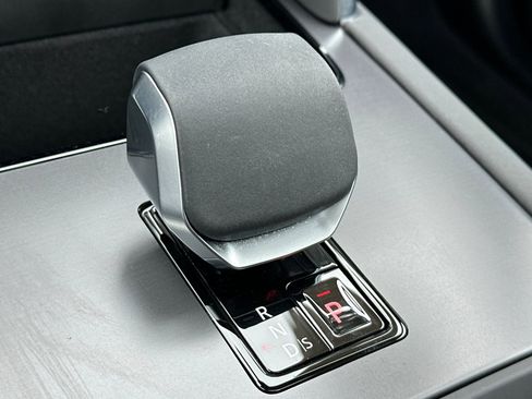 Used 2025 Land Rover Discovery Sport S image 24