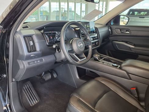 Used 2023 Nissan Pathfinder SL w/ Lighting Package (N92) AWD/4WD image 20