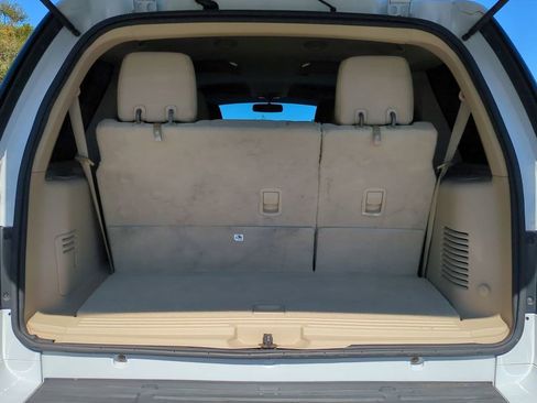 Used 2017 Ford Expedition XLT image 13