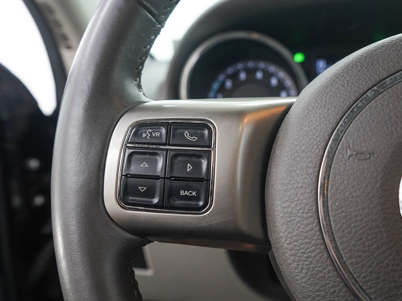 Used 2013 Jeep Grand Cherokee Laredo AWD/4WD image 25