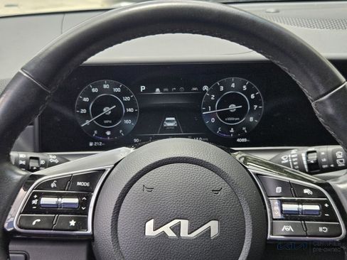 Certified 2025 Kia Seltos EX w/ EX Sunroof Package FWD image 30