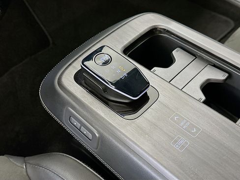 Used 2024 Nissan Ariya AWD image 25