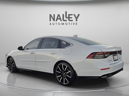 Used 2023 Honda Accord Touring image 3