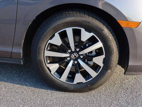 Certified 2025 Honda Odyssey EX-L image 11