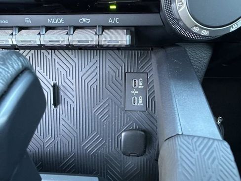 Used 2024 Toyota Tacoma TRD Sport image 27