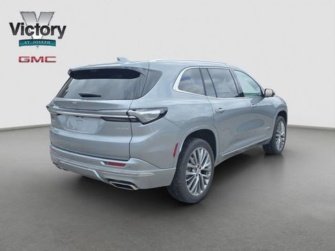 Used 2025 Buick Enclave Avenir w/ Super Cruise Package FWD image 18