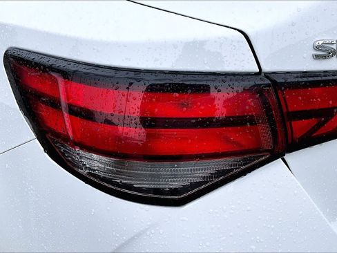 Certified 2024 Nissan Sentra SV FWD image 28