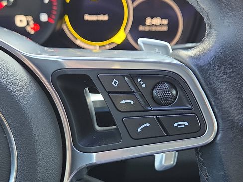 Used 2021 Porsche Cayenne Coupe image 22