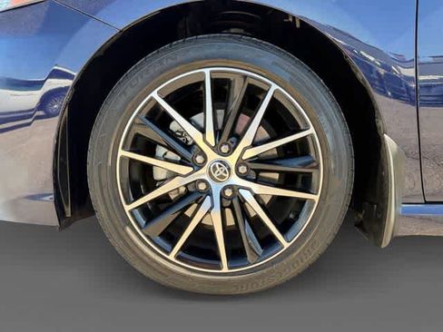Used 2022 Toyota Camry SE image 9