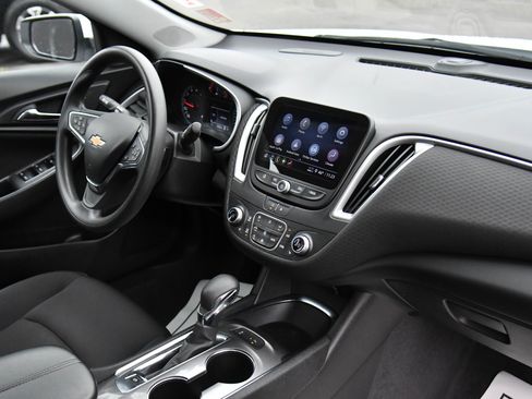 Used 2024 Chevrolet Malibu LT image 39