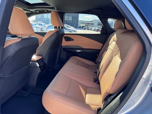 Used 2024 Lexus RX 350 Premium image 17