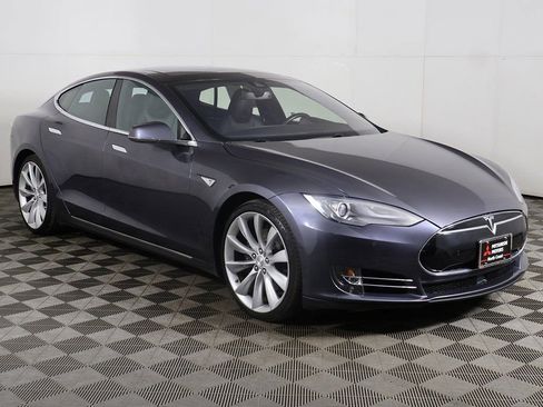 Used 2015 Tesla Model S 85D image 2
