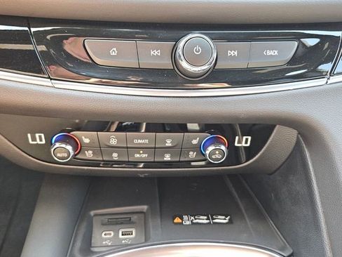 Used 2024 Buick Enclave Avenir w/ Trailering Package, 5000 lbs. FWD image 10