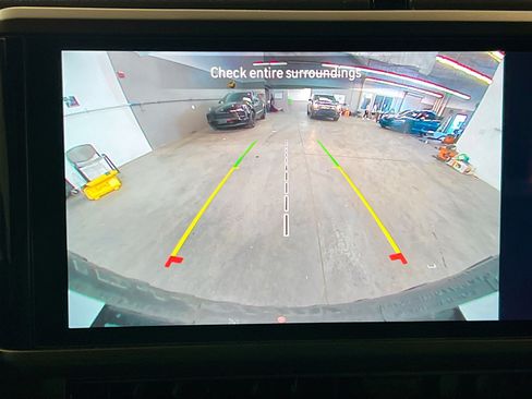 Used 2024 Jeep Wrangler Unlimited Rubicon 4xe w/ Safety Group AWD/4WD image 9