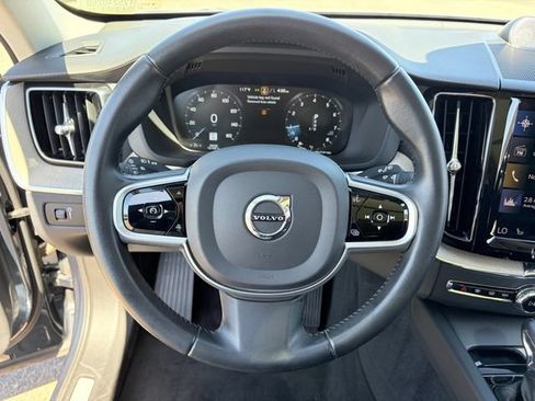 Used 2021 Volvo XC60 T5 Inscription AWD/4WD image 10