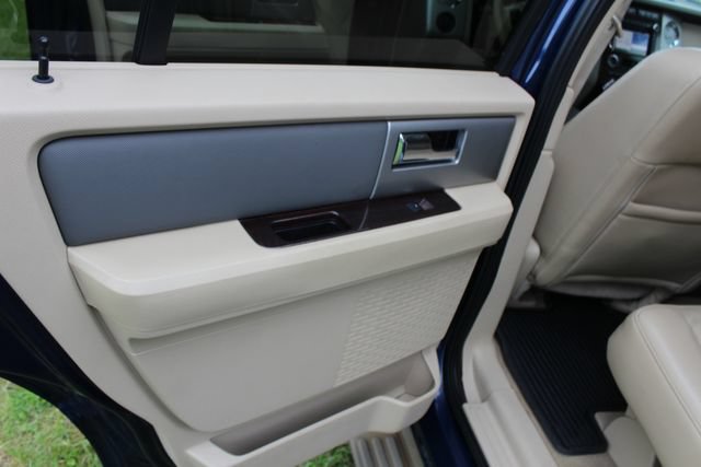 Used 2011 Ford Expedition XLT w/ 203A Rapid Spec Order Code AWD/4WD image 19