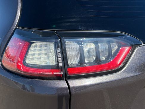 Used 2015 Jeep Cherokee Sport w/ Sport Appearance Group image 21