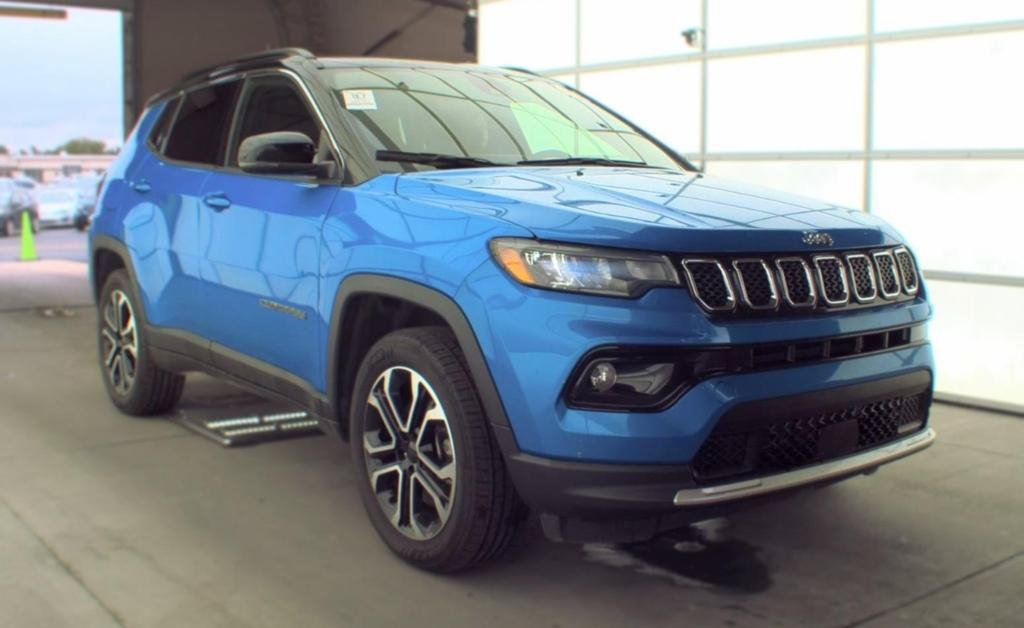 Used 2023 Jeep Compass Limited w/ Sun and Sound Group AWD/4WD image 1