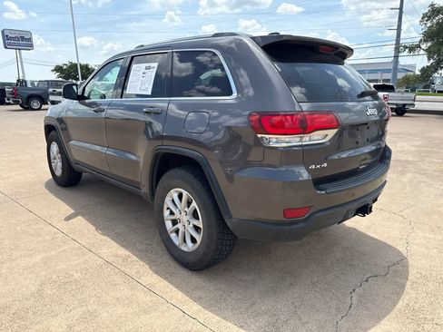 Used 2021 Jeep Grand Cherokee Laredo AWD/4WD image 5