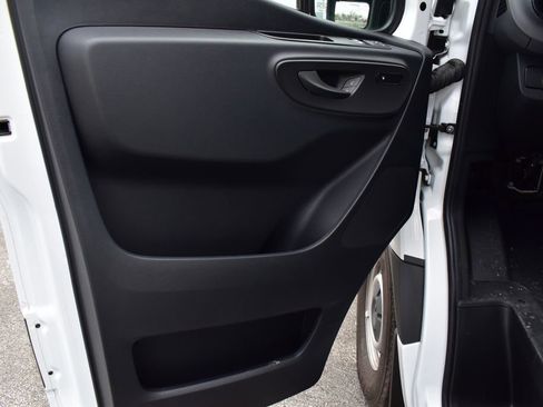 Used 2024 Mercedes-Benz Sprinter 2500 image 9