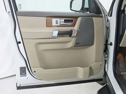 Used 2016 Land Rover LR4 HSE image 35