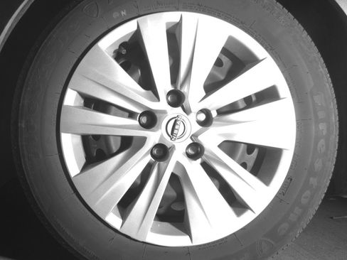 Used 2025 Nissan Sentra S FWD image 11