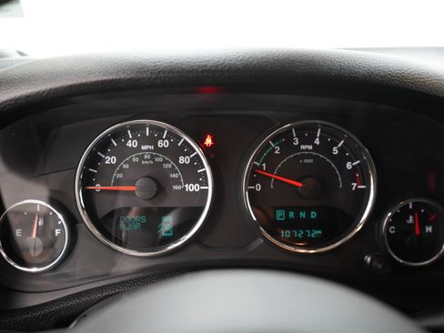 Used 2018 Jeep Wrangler Unlimited Sport S image 24