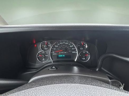 Used 2024 GMC Savana 2500 w/ Driver Convenience Package RWD image 18