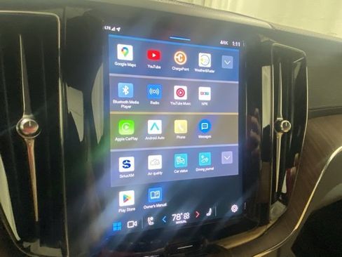 Certified 2024 Volvo XC60 T8 Ultimate w/ Climate Package image 22